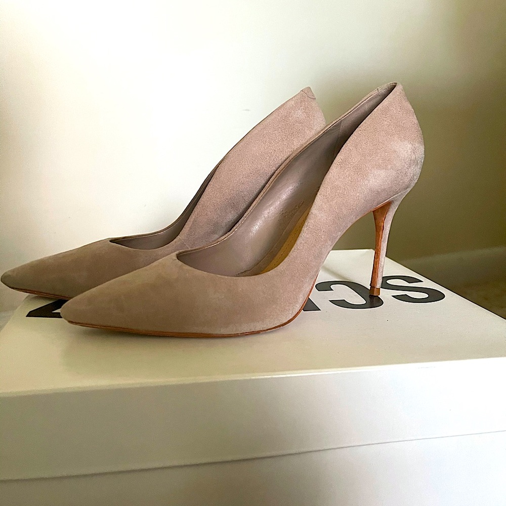 Rosie Heel in Natural 6.5 Suede